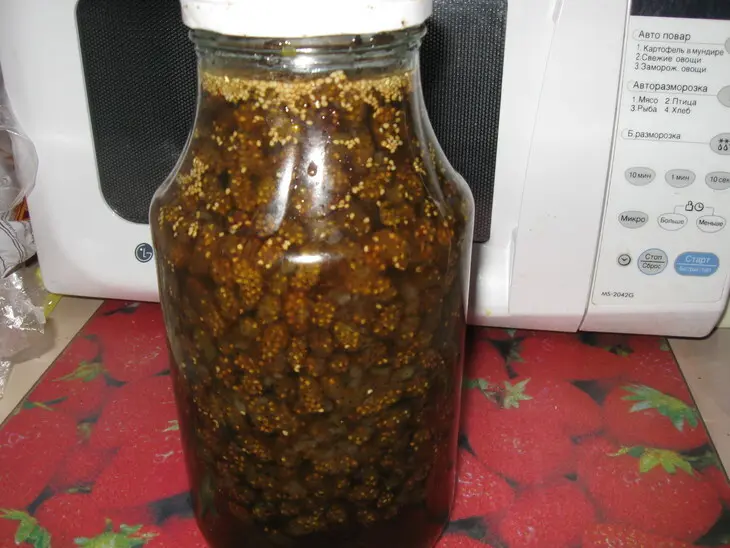Варенье из белой шелковицы: шаг 1