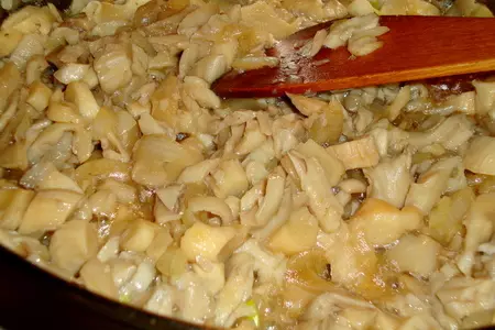 Кабачки с чесноком и  грибами: шаг 1