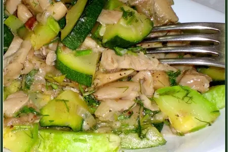 Кабачки с чесноком и  грибами: шаг 5