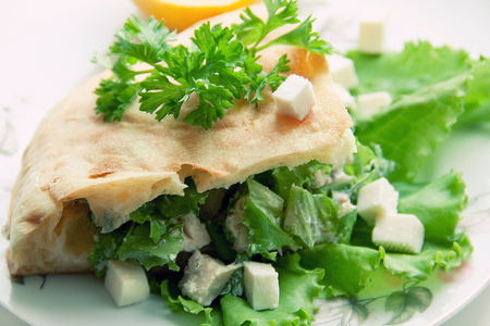 Румяный лаваш с куриным салатом: шаг 1