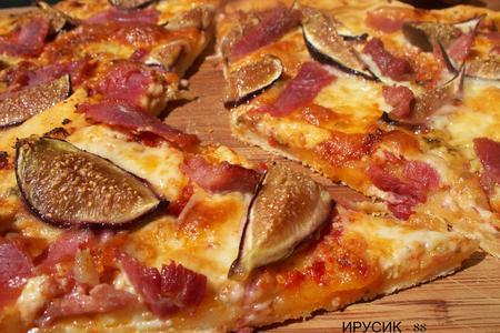 Fig and prosciutto pizza /  пицца с инжиром и прошюто на без дрожжевом тесте "пяти минутка" дуэль!: шаг 13