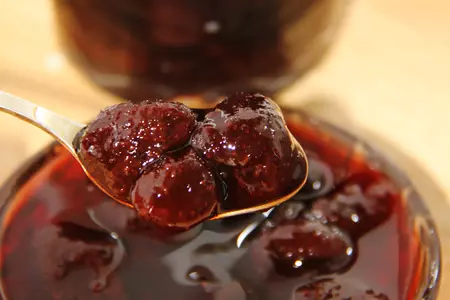 Клубничное варенье с бальзамическим уксусом: шаг 1