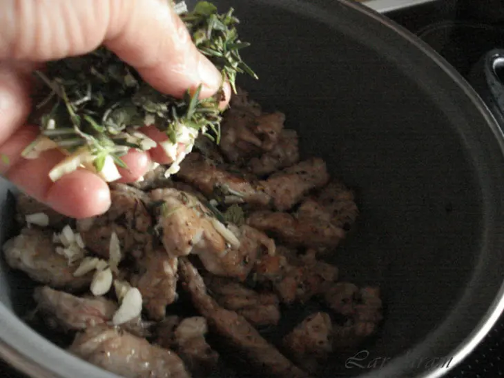 Мясо с соусом ароматное: шаг 10
