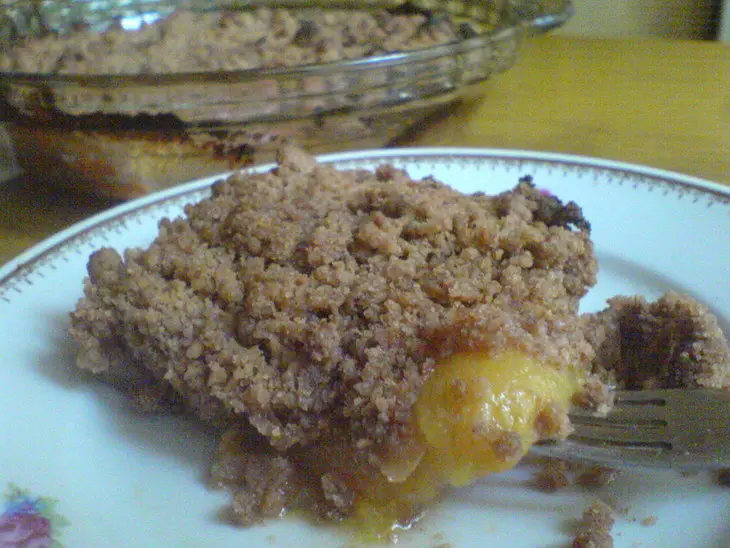 Персиковый пирог с коричной крошкой: шаг 7