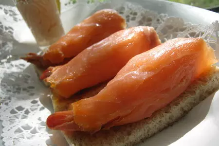 Рулетики из сёмги с креветкой - salmon roll.: шаг 7