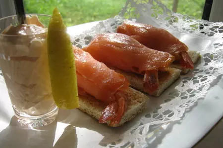 Рулетики из сёмги с креветкой - salmon roll.: шаг 8