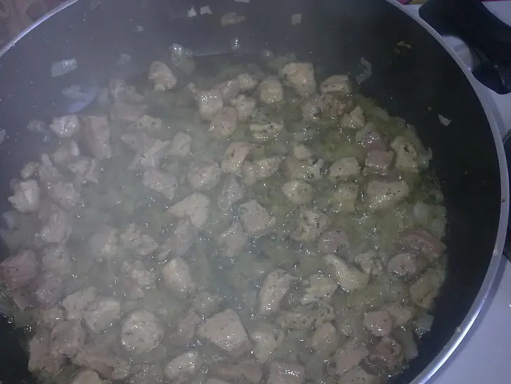 Мясо в горшочках: шаг 4