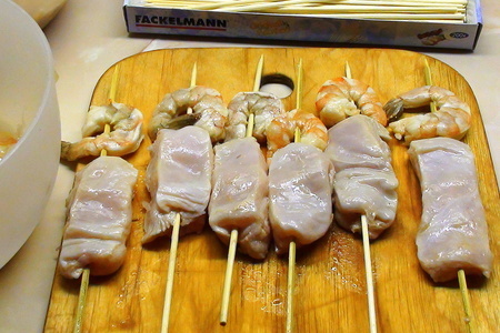 Шашлычки в стиле фьюжн! свинина с абрикосами и курица с креветками. дуэльные :): шаг 10
