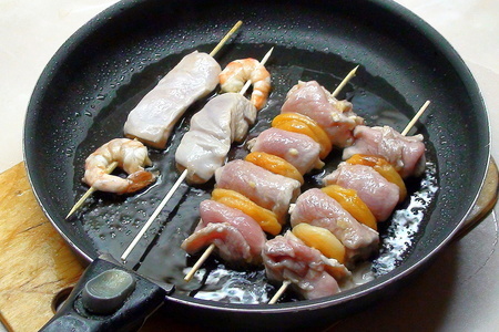 Шашлычки в стиле фьюжн! свинина с абрикосами и курица с креветками. дуэльные :): шаг 12