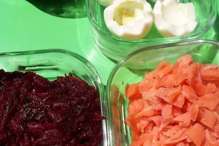Яйца на закуску и в салат: шаг 2