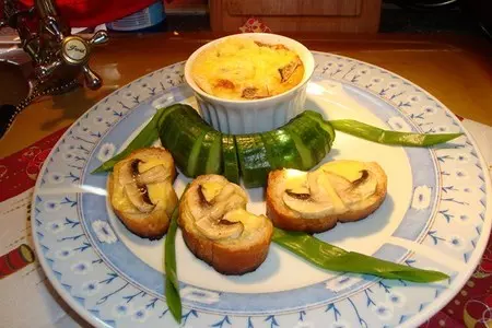 Жульен из лосося с сырными гренками: шаг 6