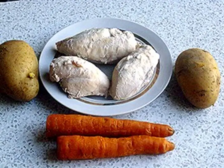 Овощной салат с курицей: шаг 1