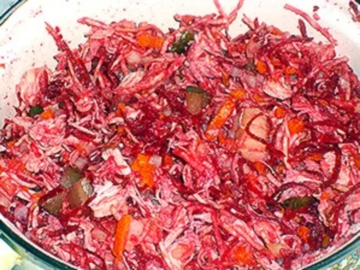 Овощной салат с курицей: шаг 3