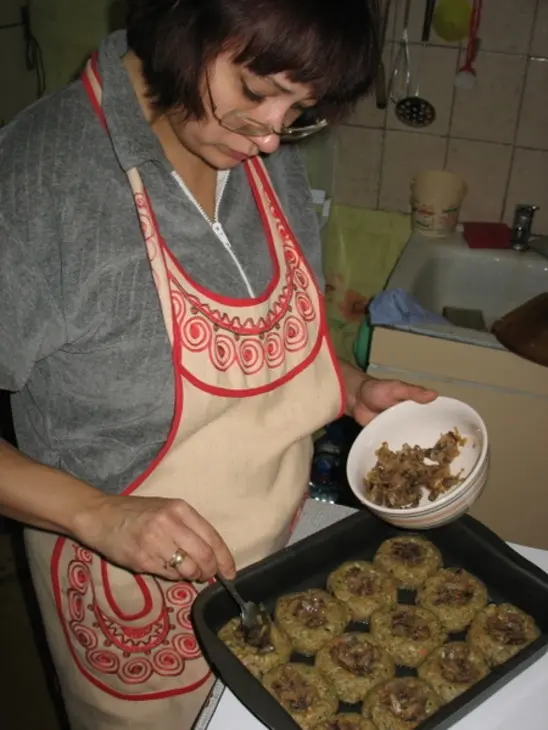 Котлетки-гнезда с шампиньонами: шаг 1