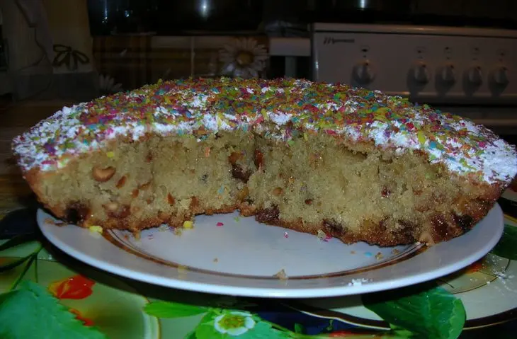 Кекс ореховый с изюмом.: шаг 1