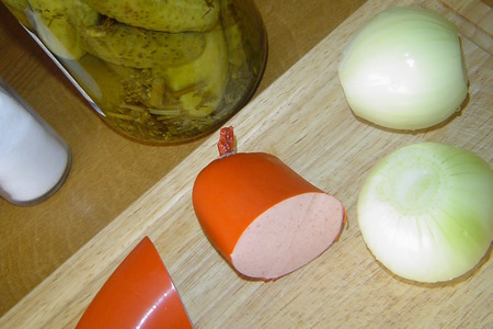Колбасный салатик в маринаде: шаг 1