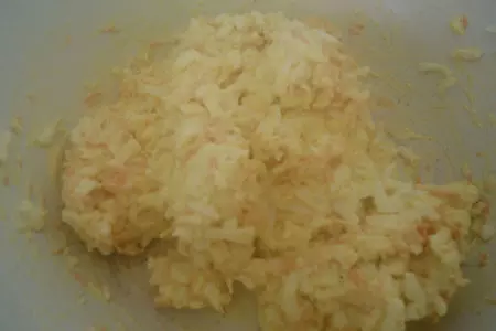 Сырный салат "мышка": шаг 2