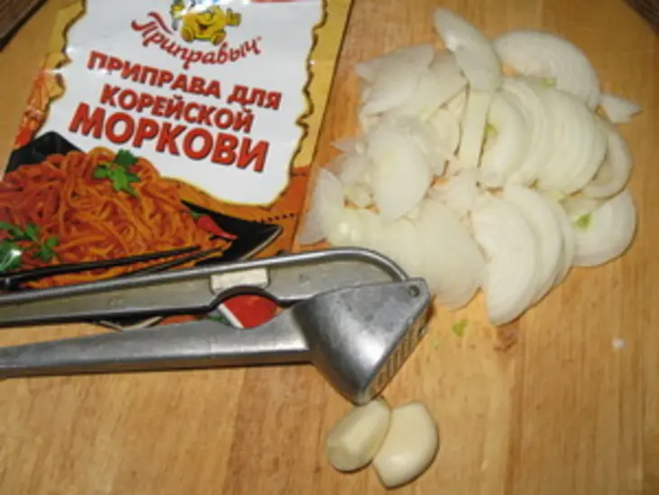 Морковный салат с грибами "по-корейски": шаг 4