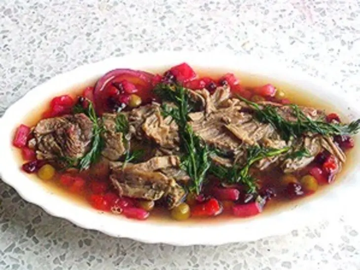 Мясо с винегретом в желе: шаг 5