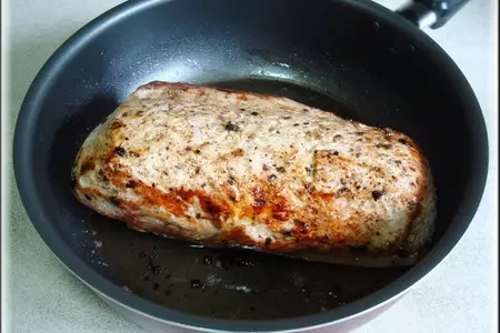 Салат из сельдерея, яблок и фенхеля с запечённой свиной корейкой и можжевельником: шаг 3