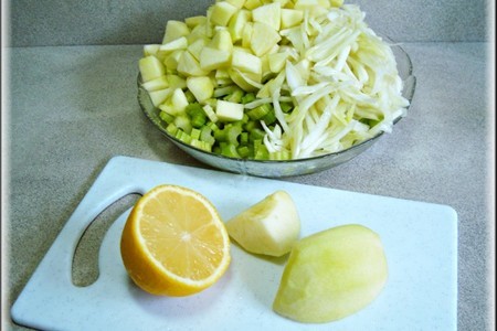 Салат из сельдерея, яблок и фенхеля с запечённой свиной корейкой и можжевельником.: шаг 9