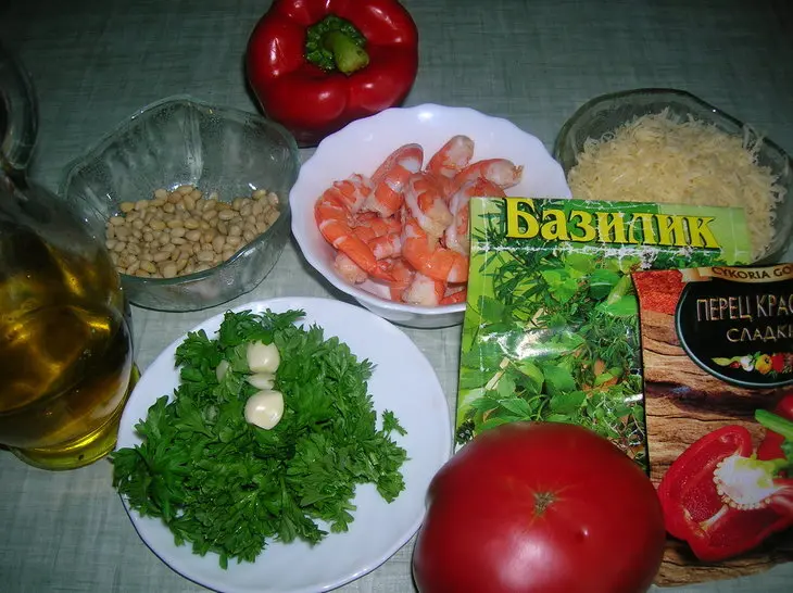Открытый пирог с креветками в соусе из перца  и кедровых орехов: шаг 6