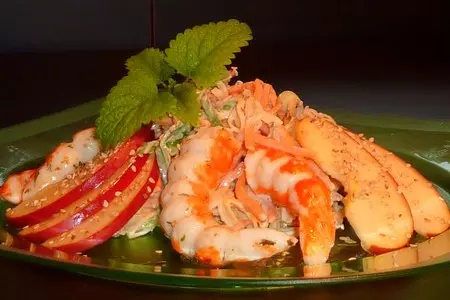 Салат капустный с яблоком и креветками: шаг 3