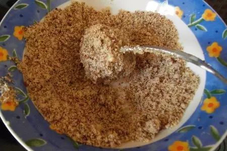 Дуэль...салат с манго и овечьим сыром в ореховой панировке: шаг 5