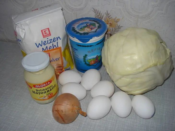Пирог с капустой на кефире: шаг 1