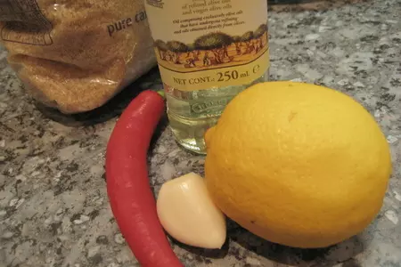 Легкий салат с цукини, креветками и моцареллой: шаг 4