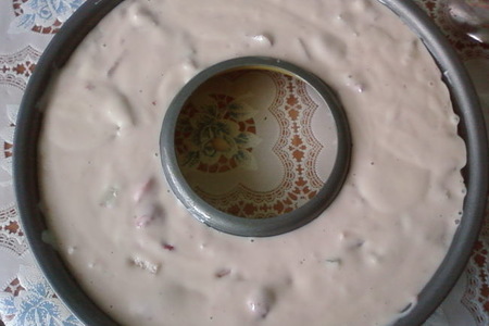 Йогуртовый кекс из ревеня и клубники: шаг 6