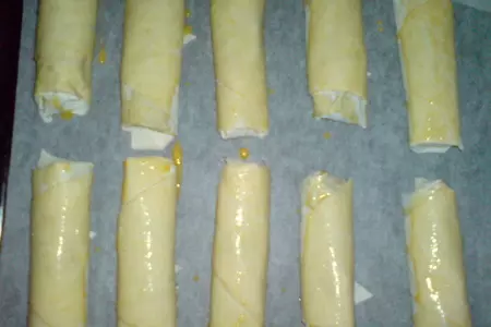 Рулеты с филадельфией,орехами и помидорками  ("börek"): шаг 6