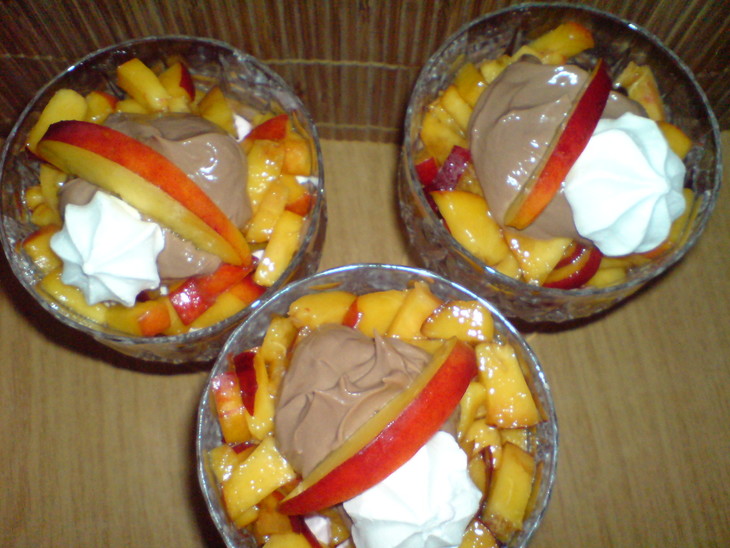 Быстрый десерт  "шоко-безе-фруктовое трио": шаг 7
