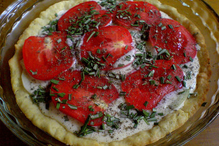 Открытый пирог с томатами, козьим сыром и шалфеем: шаг 6