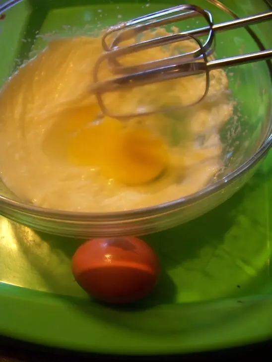 Печенье  кокосовое с орехами и манго: шаг 2