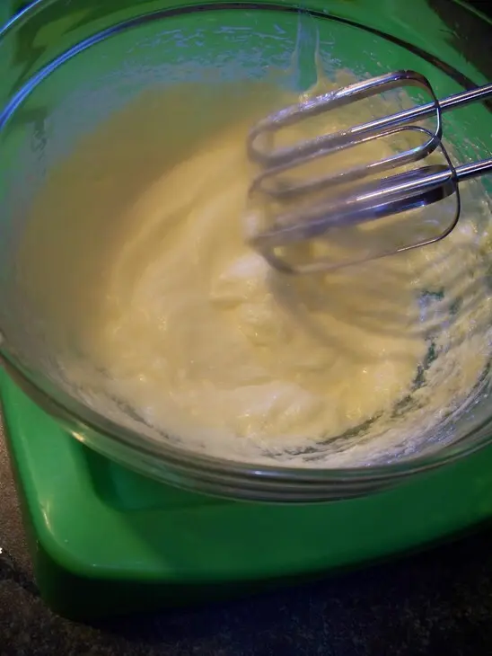 Печенье  кокосовое с орехами и манго: шаг 3