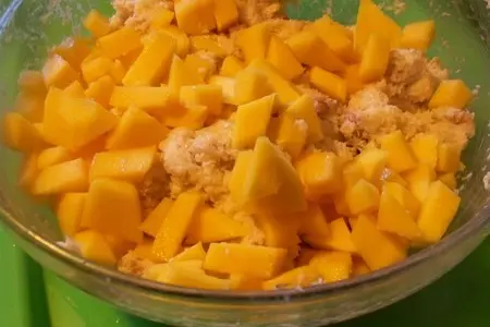 Печенье  кокосовое с орехами и манго: шаг 6