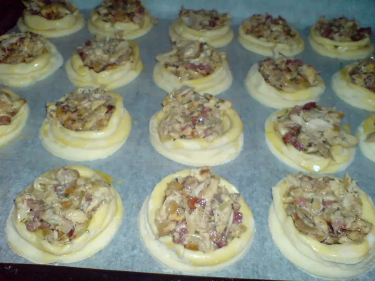 Ватрушки с мясом: шаг 7