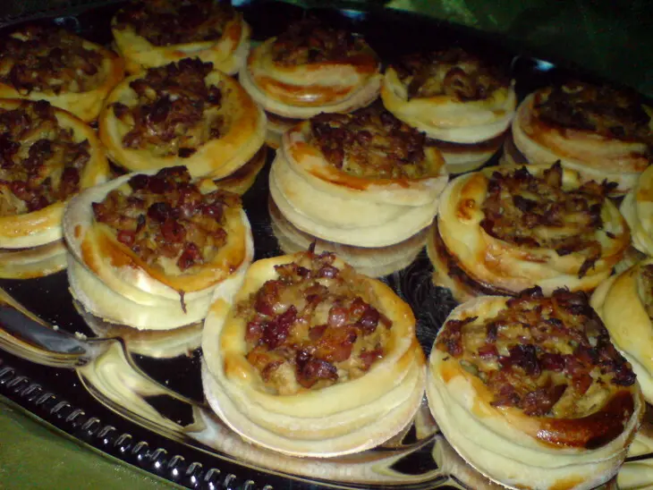 Ватрушки с мясом: шаг 9