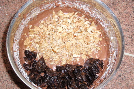 Мини-кексы с какао, черносливом и орехами: шаг 1