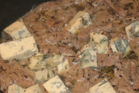 Паста с говядиной в сливочно-сырном соусе: шаг 8