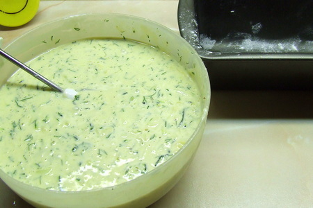 Кекс-суфле из кабачка с сырами и зеленью.: шаг 6