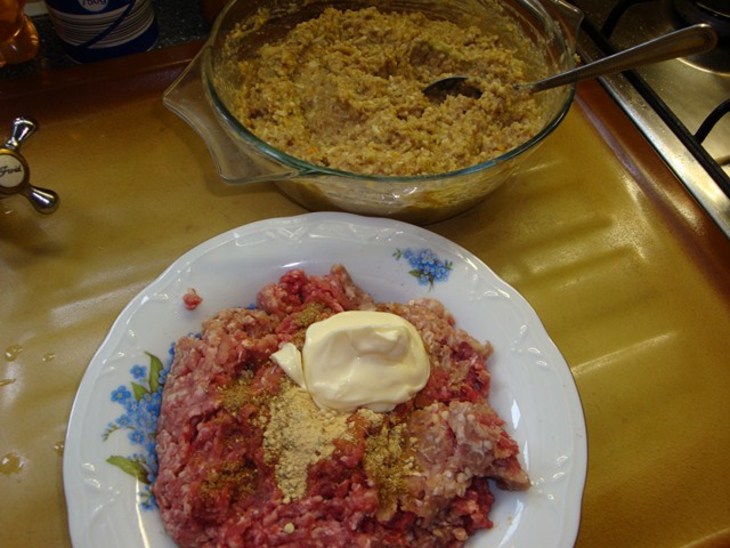 Гречнево - баклажановые оладики с соусом и с начинкой: шаг 2
