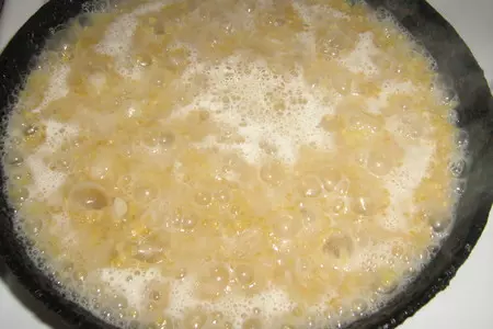 Половинки перцев, фаршированных булгуром и мясом.: шаг 3