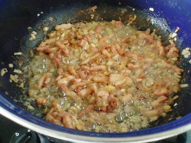 Coq au vin, но не петух, а курица в вине: шаг 3