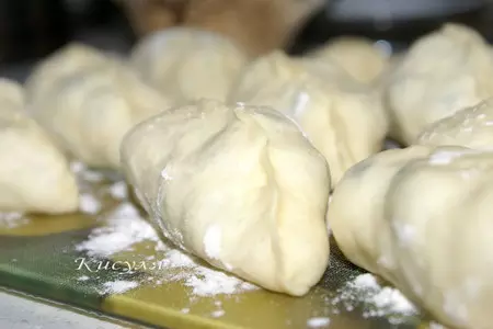 Паровые вареники с чёрной смородиной ( тесто дрожжевое): шаг 5