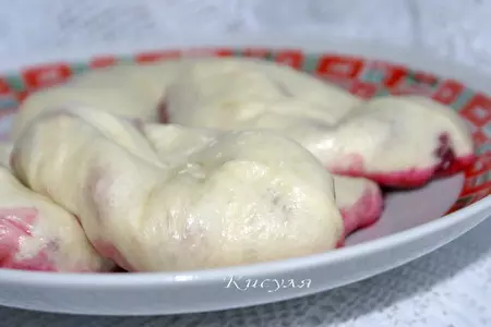 Паровые вареники с чёрной смородиной ( тесто дрожжевое): шаг 9
