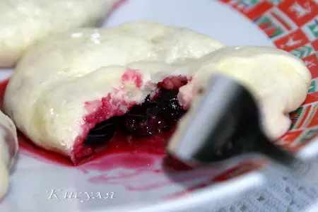 Паровые вареники с чёрной смородиной ( тесто дрожжевое): шаг 11