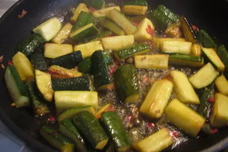 Быстрые маринованные  с каперсами цукини-антипасти: шаг 2