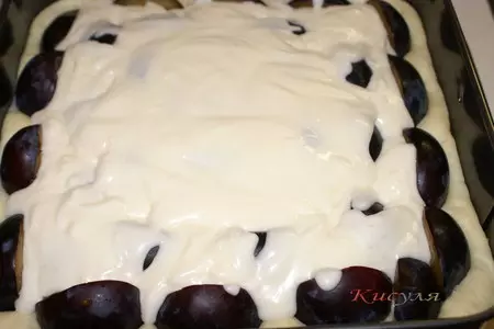 Сливовый пирог со сметанным кремом: шаг 7
